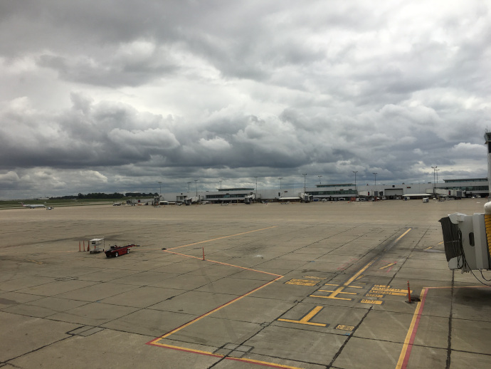 Cincinnati Airport consists of 4 runways.